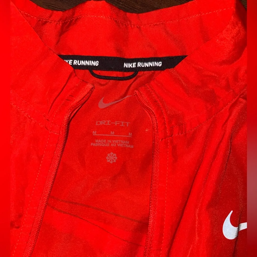 Nike running jacket - Picture 3 of 3